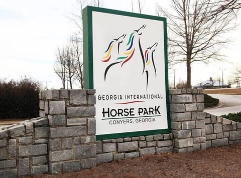 Less than 10 minutes from GA International Horse Park