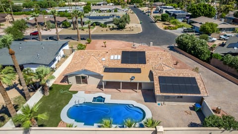 Heated pool and spa- great yard
