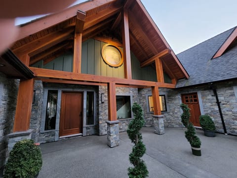 Resort Style Entrance