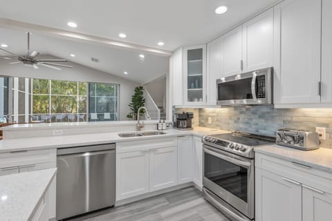 Brand new LG appliances and quartz countertops