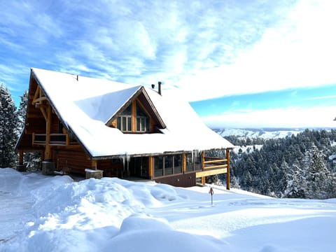 Stunning Rustic Cabin Views