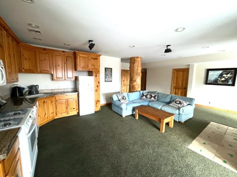 Lower level gathering