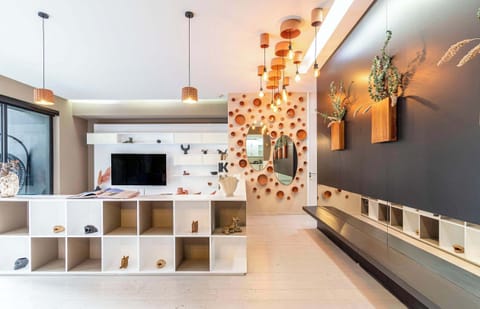 El mobiliario, la decoración y los servicios pueden variar ligeramente.