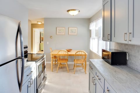 Dining Area | Kitchen