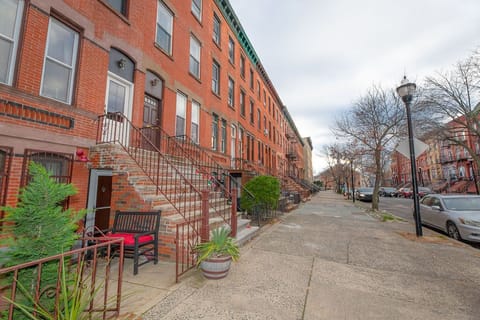 Street scape Southern view. 
