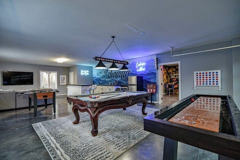 Entertainment downstairs at every corner