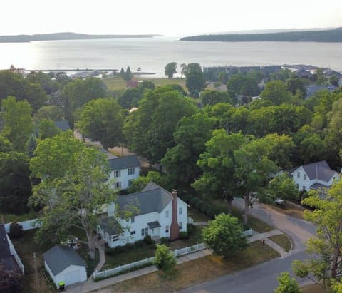 The White House & Lake Charlevoix 