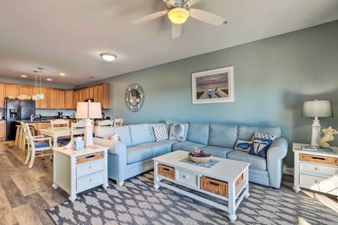 Living Room | Free WiFi | Smart TV | Queen Sleeper Sofa