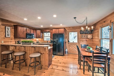 Kitchen | 1st Floor | Dishwasher | Breakfast Bar | Coffee Maker