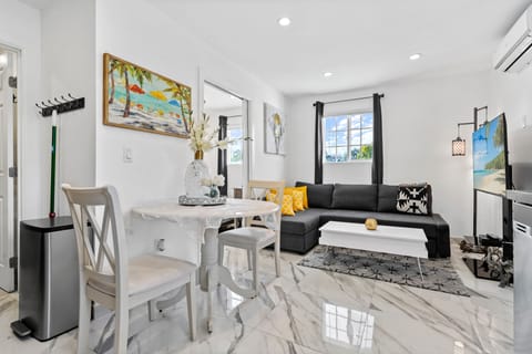 Newly Remodeled Guest House 