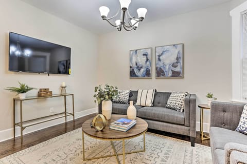 Newark Vacation Rental | 6BR | 3BA | 2,200 Sq Ft | Access Only By Stairs