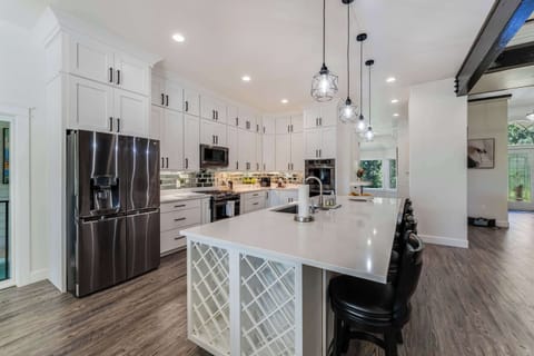 #StayInMyDistrict #BookDirect #LakesideOR #OregonCoast #LakesideVilla