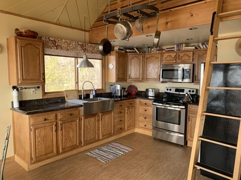 Kitchen with everything you need