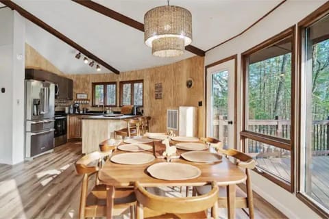 The perfect nook to enjoy the company of your loved ones while sharing a meal.