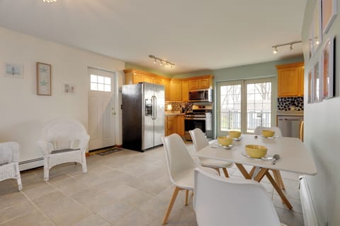 Tiverton Vacation Rental | 2BR | 1.5BA | 1,472 Sq Ft | Stairs Required