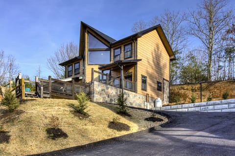 Welcome to Brand New cabin!