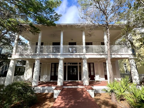 WELCOME TO STRING OF PEARLS IN SEASIDE, FLORIDA
