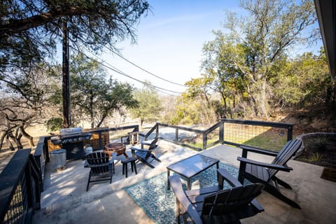 [River Ryder] Fire pit and comfy seating for relaxing nights outdoors.