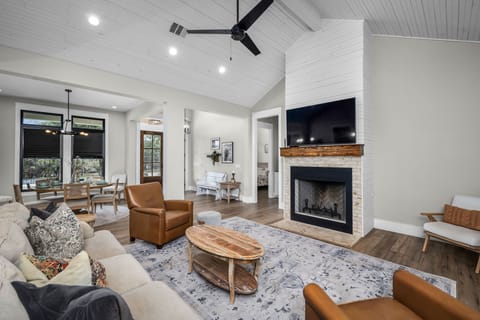 Comfortable, spacious area to lounge.