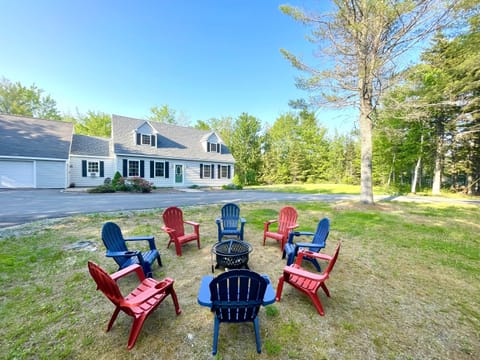 Fire pit w/Outdoor Seating