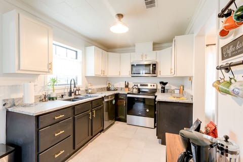 Kitchen - fully equipped with stainless steel appliances