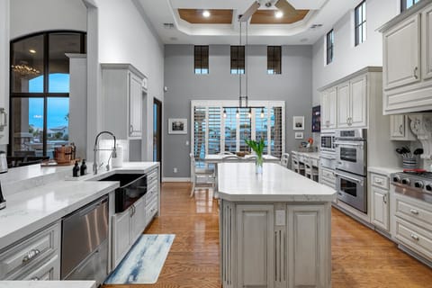 Nice views of lake from kitchen dining for 8!