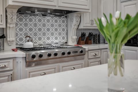 6 burner gas range plus griddle!