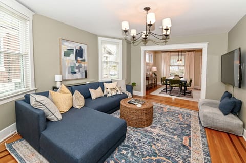 Perfect living/lounging off the dining and kitchen