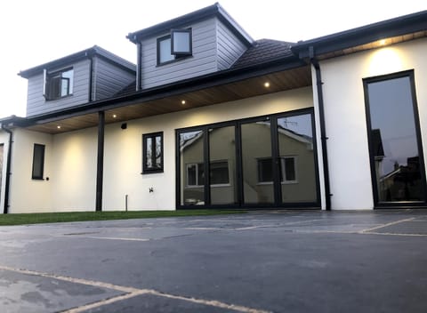 fbadc75c-d136-408f-8b5b-d18c1ae73d6d