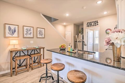 Kitchen Breakfast Bar