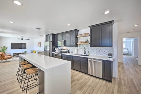 Large enough kitchen for all the cooks