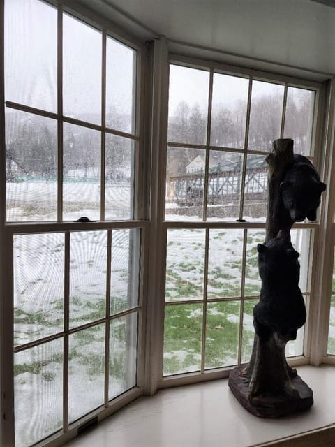 Rare 1st Floor Mountain View Suite