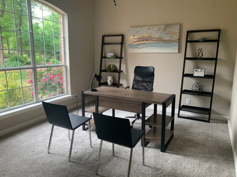 Quiet 1 Acre Lake House Nestled in the Woods 4B/4B House in Lake Lewisville