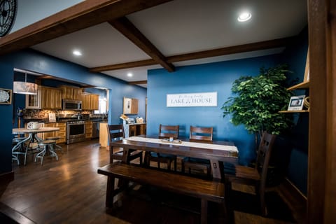 6 person dining room table