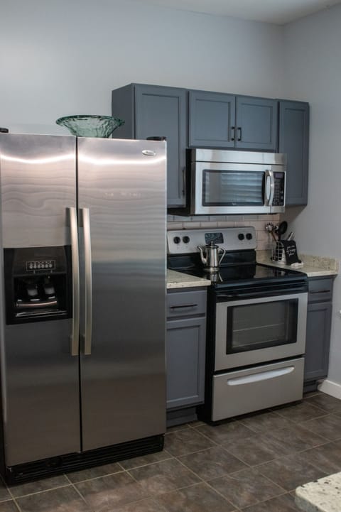 Additional kitchen pictures