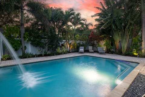 Private pool with cascade!