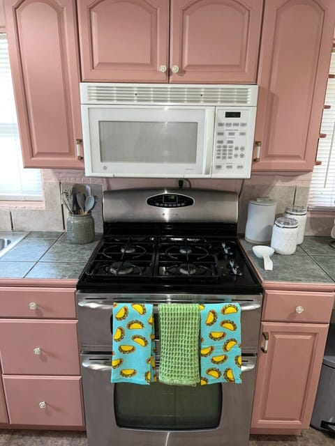 Gas Range w/ double oven & Microwave