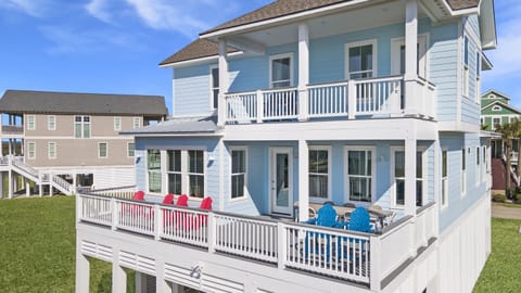 This home boasts 2 spacious decks perfect for watching the sun rise or set. Take your pick!