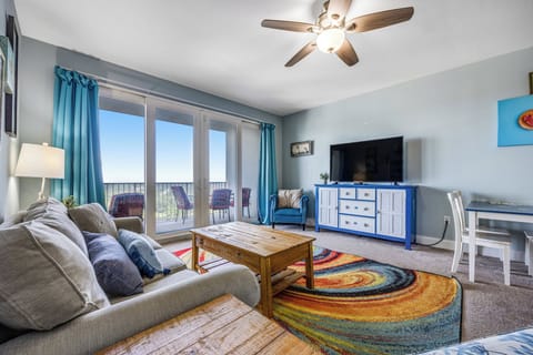 Laketown Wharf 1730 Living Area with spectacular Lake Views