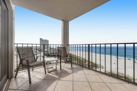 Moondrifter 703 Balcony with spectacular beach views