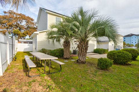 Outdoor dining for a large group!