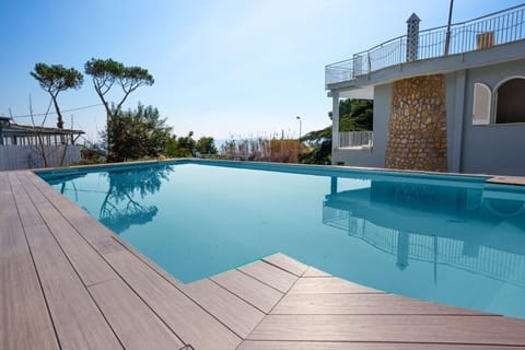 Beautiful 8-bedroom villa with private pool on the Amalfi Coast