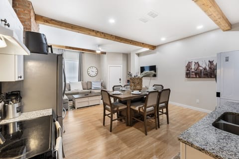 Indulge in a luxurious getaway at this modern vacation home, where the open concept design allows for effortless entertaining and relaxation. Whip up a delicious meal in the fully equipped open kitchen!