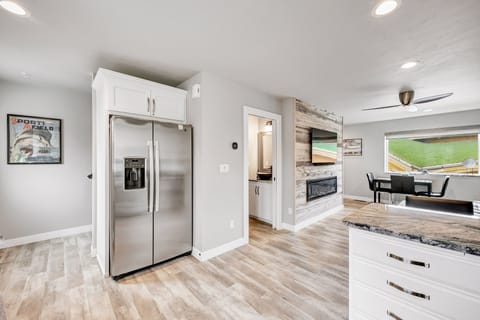 Refrigerator and icemaker