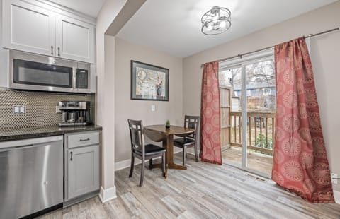 Kitchen / dining room area