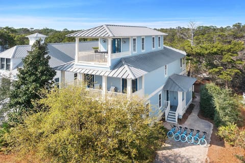 Grayt Expectations Exterior