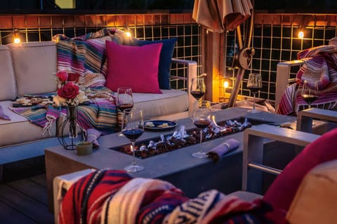 Cozy up in style! Enjoy enchanting evenings by the fire with good company and great wine!