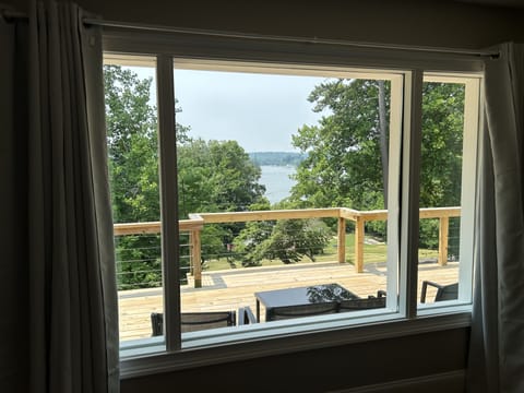 The Picture Window looks out at Lake Hickory!