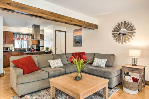 Living Room | Smart TV | Fireplace