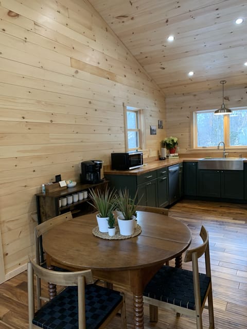 Coffee and tea available (keurig, drip coffee maker, and hot water kettle)